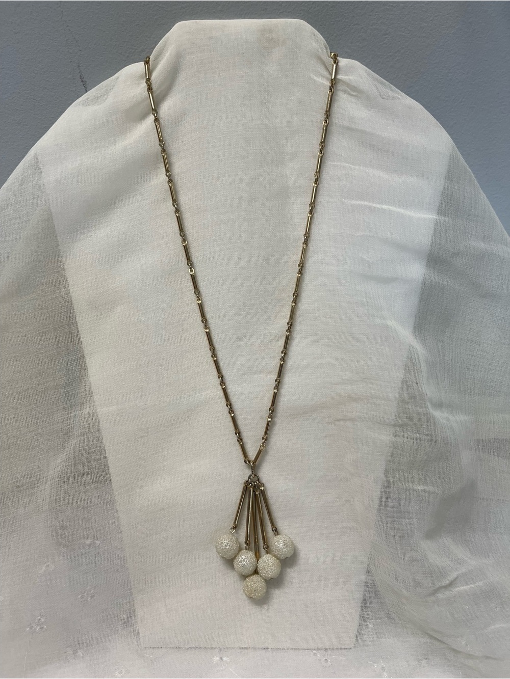 Vintage Sarah Coventry Silver-Tone Pendant Necklace with Cream Bead Cluster